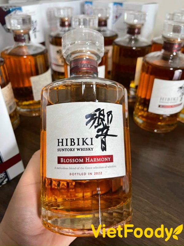 Rượu Hibiki Suntory Whisky Blossom Harmony 2022